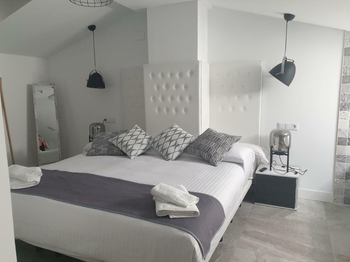 Apartamentos Hostal Cabanas Карбонерас-де-Гуадасаон Экстерьер фото