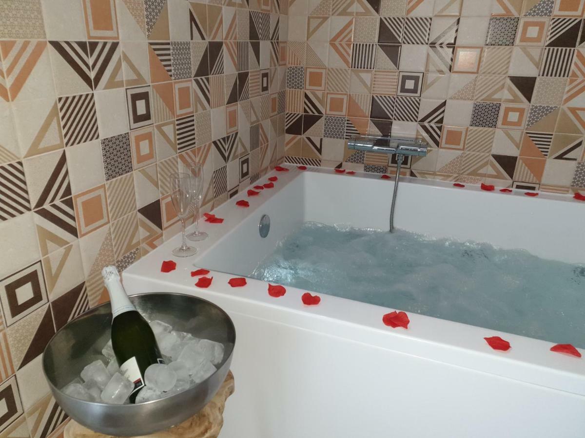 Apartamentos Hostal Cabanas Карбонерас-де-Гуадасаон Экстерьер фото