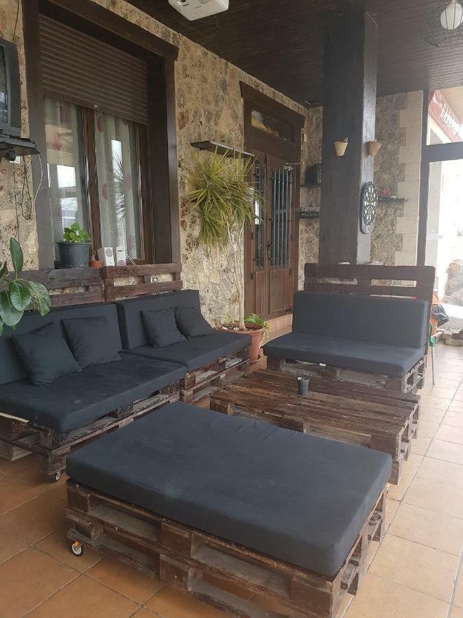 Apartamentos Hostal Cabanas Карбонерас-де-Гуадасаон Экстерьер фото